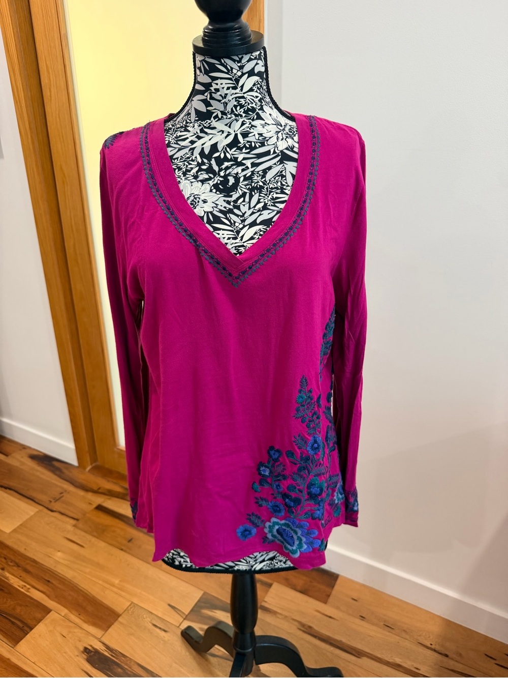 JW Los Angeles Johnny Was Fuchsia Floral Embroidered V-Neck Top
